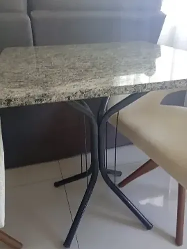 Mesa tampo de granito