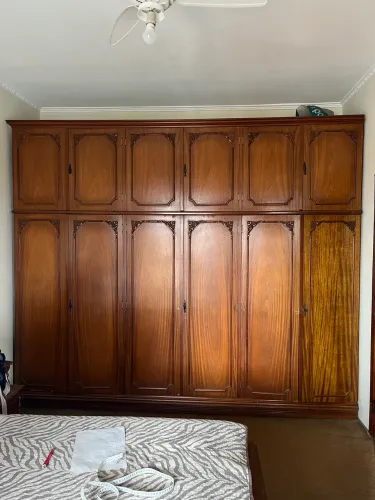 Guarda-Roupa Gigante 6 Portas + Maleiro em Madeira Maciça - 3m x 2,5m
