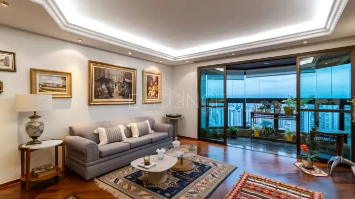 Apartamento à venda com 190 m² no Condomínio Itajaí!!!