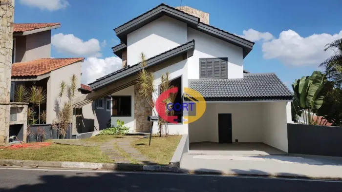 Casa para venda com lareira e quintal em condomínio de Arujá!!!