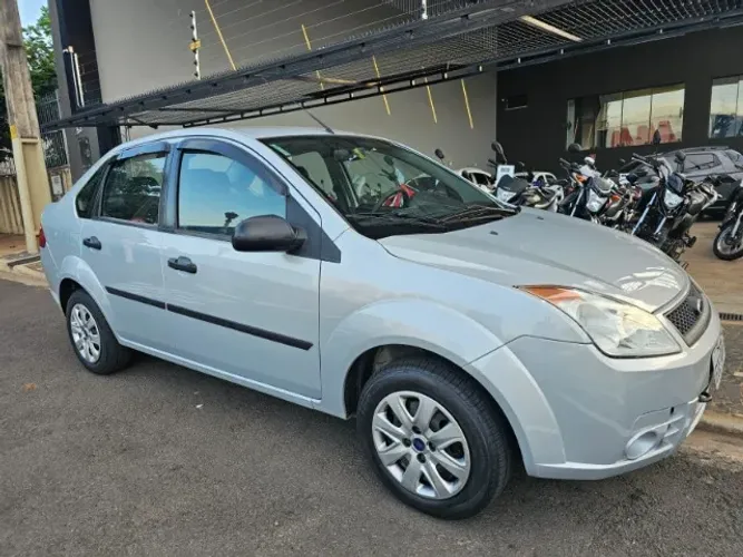 Ford Fiesta Sedan 1.0 8V Flex 4P 2009