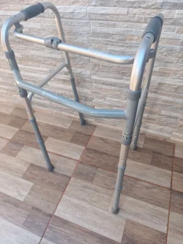 Andador Alumínio