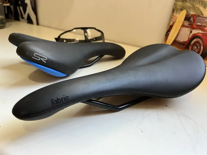 Selim bike e óculos: Combo