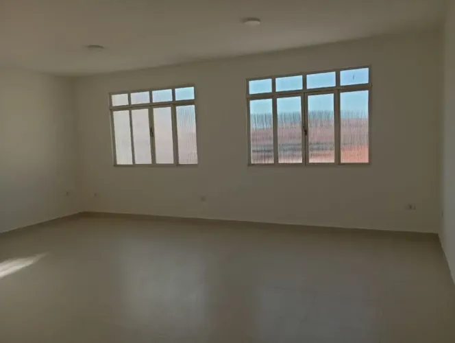 Sala comercial no Bosque dos Eucaliptos