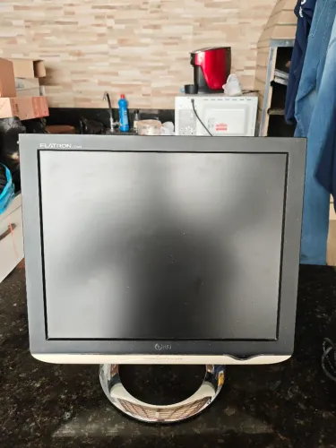 ACEITO PROPOSTA/TROCAS Monitor LG ( não sei pq parou de ligar )