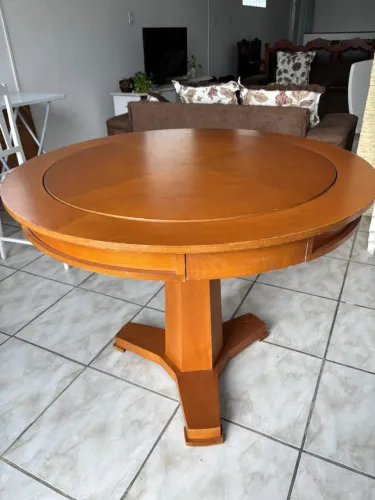 Mesa de jantar e jogos SEM as cadeiras