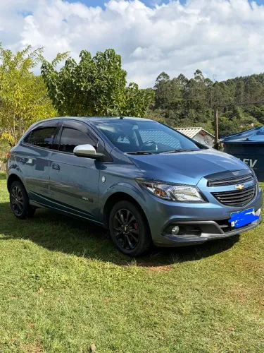 Chevrolet Onix Hatch Selecao 1.0 8V Flex Mec. 4P 2015