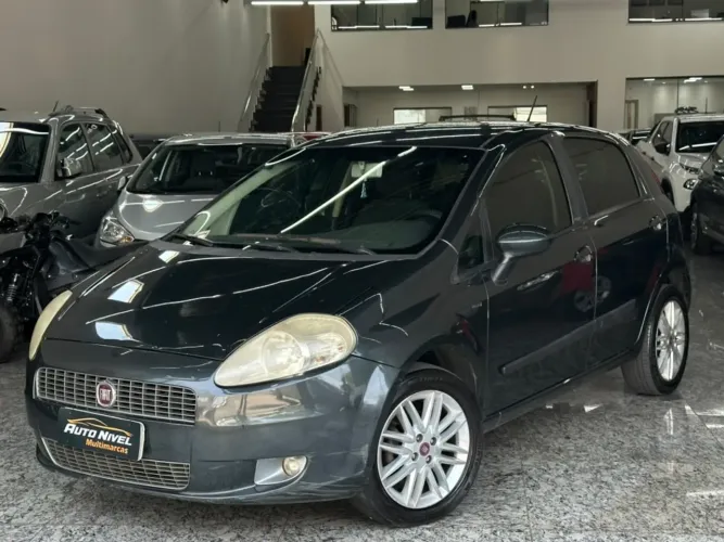 Fiat Punto Essence 1.8 Flex 16V 5P 2011