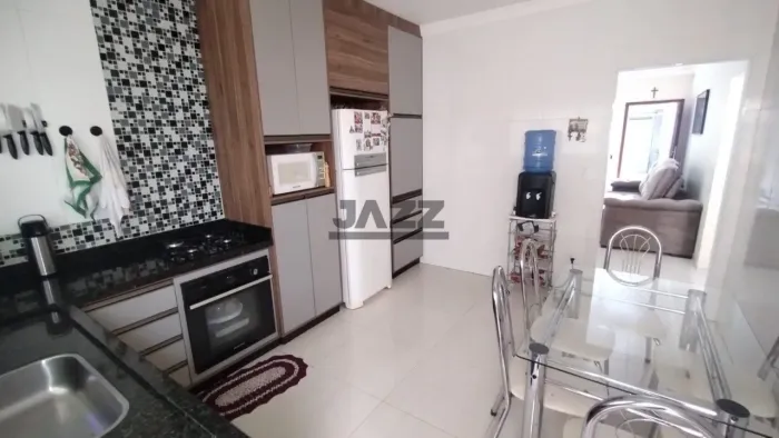 Casa à venda no bairro Residencial Mario Dedini, com 150 m², dois quartos, três banheiros