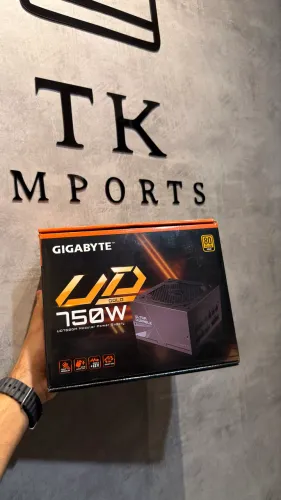 Fonte Gamer PC 750W 80 Plus Gold Gigabyte UD750GM