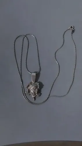 Medusa em prata 925