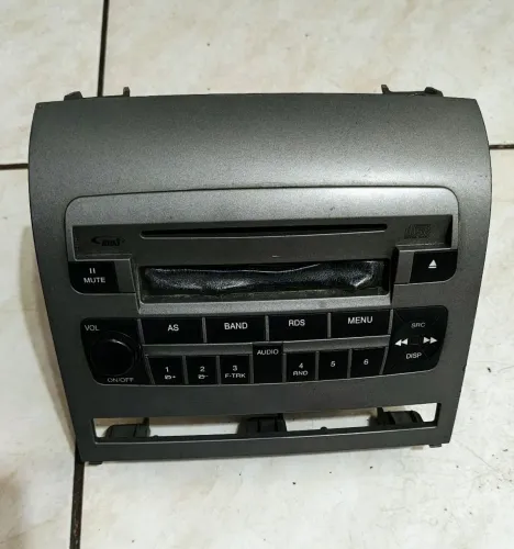 Lanterna e rádio originais Fiat Idea Adventure 