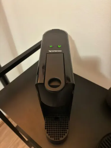 Cafeteira Nespresso Essenza Mini 110v