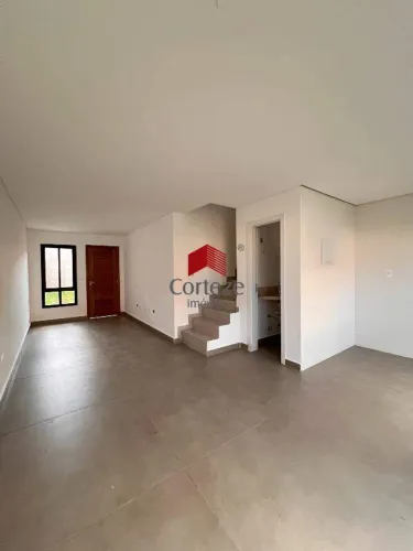 Sobrado com 145m² 3 quartos, à venda, no bairro Xaxim em Curitiba