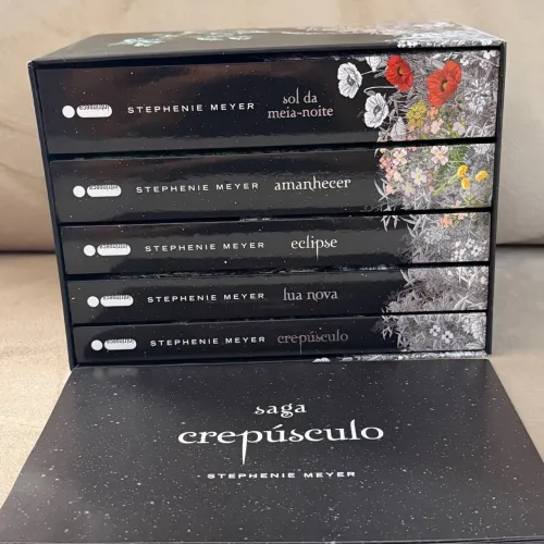 Box Livros Crepúsculo - Edição Comemorativa de 20 anos com pôster - Stephanie Meyer