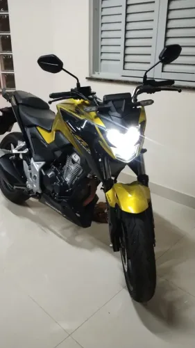 CB 300 F Twister