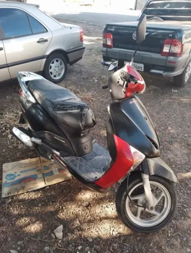 Honda lead