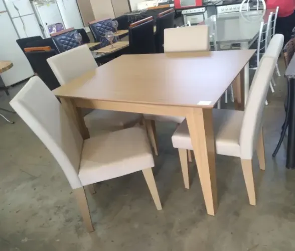 MESA C/4 CADEIRAS
