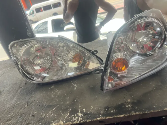 Par Farol Fiesta 2003 2004 2005 2006 2007 Hatch Sedan