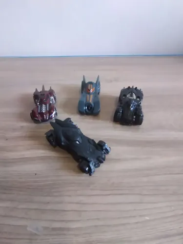 4 hotwhees serie Batmans