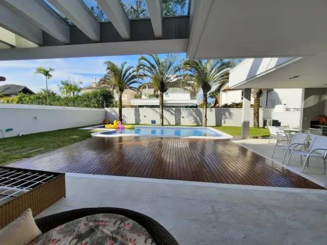 Casa cod. Premier Jurerê Internacional.