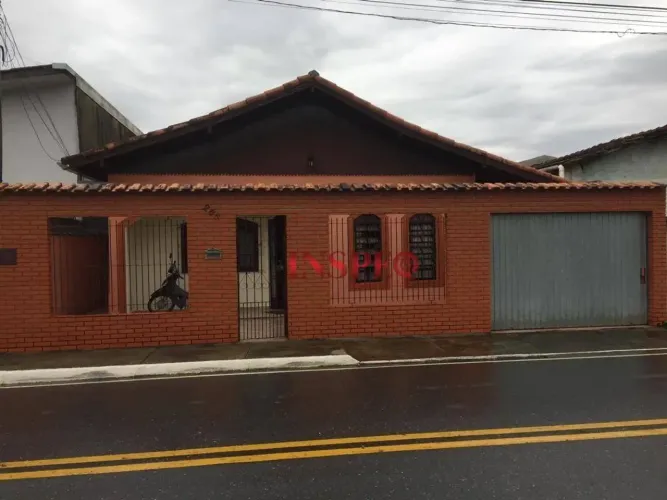 Casa com 3 dormitórios à venda por R$ 385.000,00 - Centro - Barra do Turvo/SP