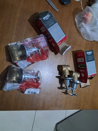 Kit 4 registro 3/4 2 de gaveta e 2 pressão de marca leão + 4 rabicho  de 40/c