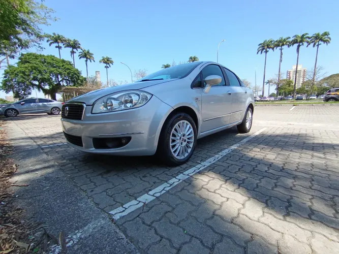 Fiat Linea Absolute 1.9/1.8 Flex Dualogic 4P 2009