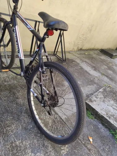 Bicicleta 3 anos de uso 350,00