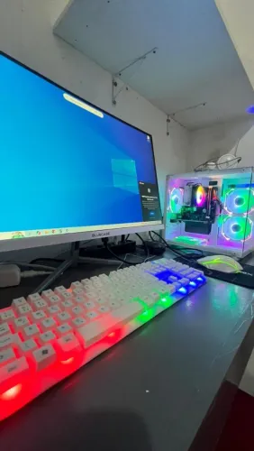 Computador gamer com monitor 23 polegas em estado de zero 