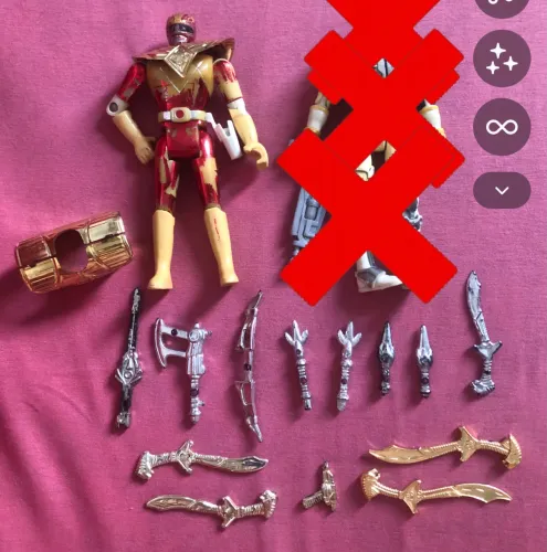 Lote Power Rangers acessórios e Ranger Vermelho com armadura