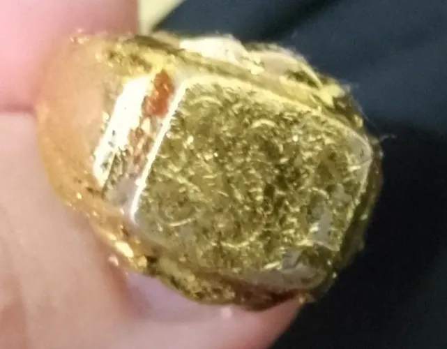 Lindo Anel de Ouro 18k