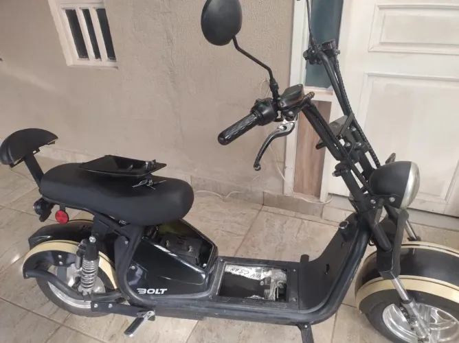 Moto scooter 100% elétrica 2023