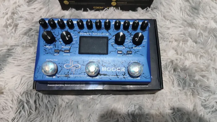 Pedal de guitarra OCEAN MACHINE delay + Reverb+ loop