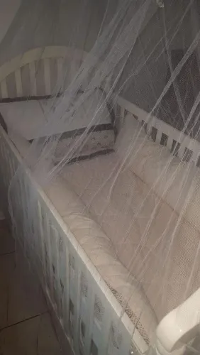 Berço e trocador infantil