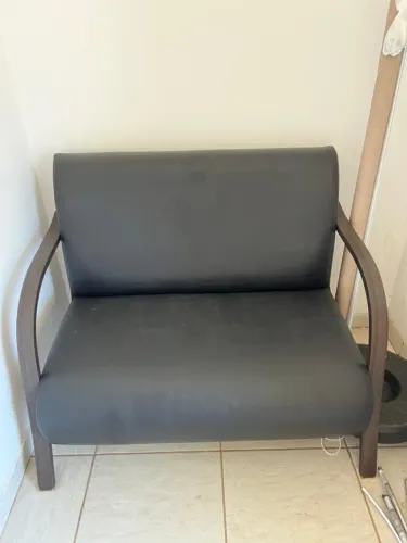 Sofá 2 Lugares Couro Sintético