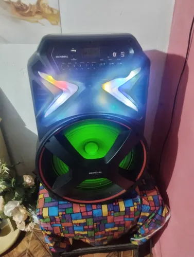 Vendo caixa de som cm 700 via bluetooth