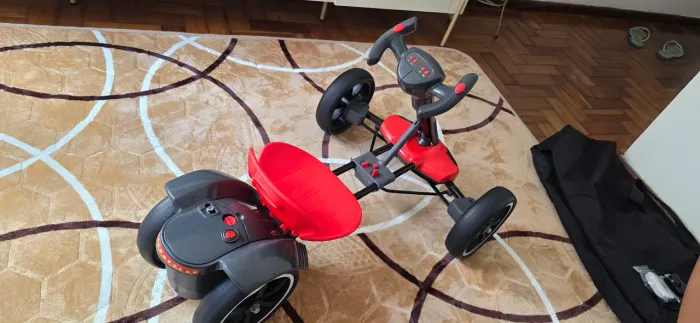 Kart Elétrico Para Crianças 8km/h Com Led E Controle Remoto
