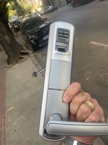 Fechadura biométrica 