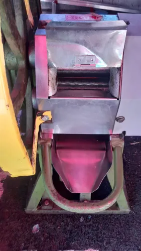 Vendo moenda de cana BOTINI B200 COM APENAS 9 MESES DE USO.