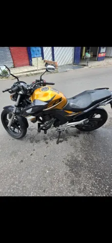 Moto tá top