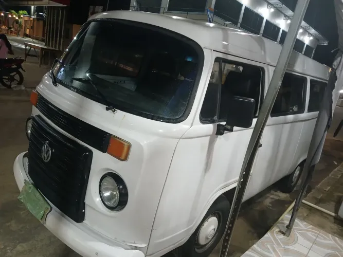Volkswagen Kombi Lotação 1.4 MI Total Flex 8V 2010
