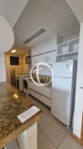 APARTAMENTO NO COND. BAHIA SUITES - COSTA AZUL