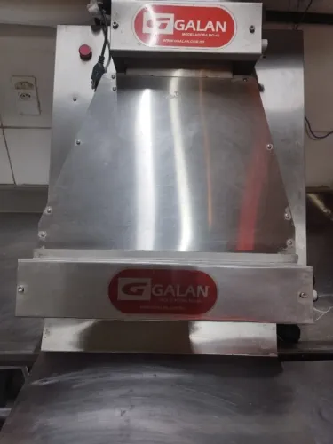 Modeladora de massa de pizza MG4 5