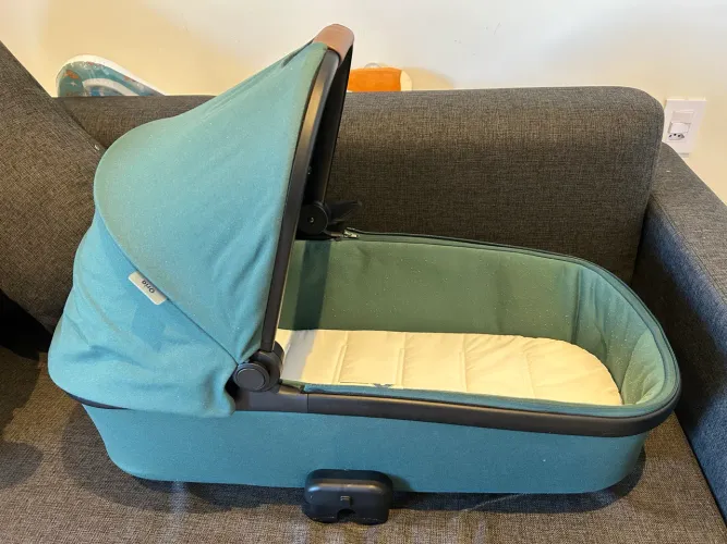 Moisés Oria Maxi Cosi verde essential Green até 9 kg 