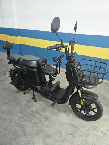 Autopropelido Bee S1 preta