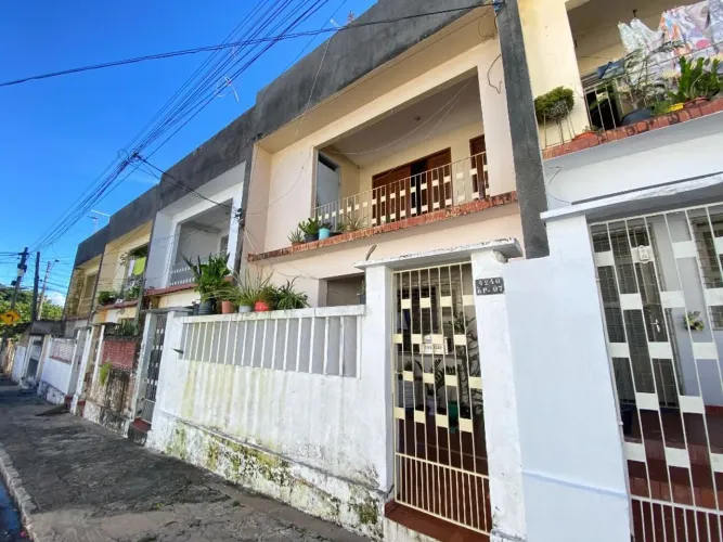 Apartamento com 2 quartos para alugar, 85 m² por R$ 600/mês - Padre Andrade - Fortaleza/CE