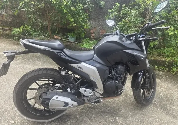 Moto de viagens. Não era uber. Só viagens. Motivo da venda comprei uma maior.