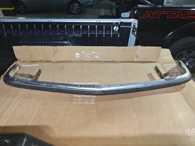 Para-Choque dianteiro parte superior Mercedes Benz W114 W115 - (1968-1976)