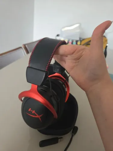 Headset HyperX Cloud 2 Wireless com case de transporte